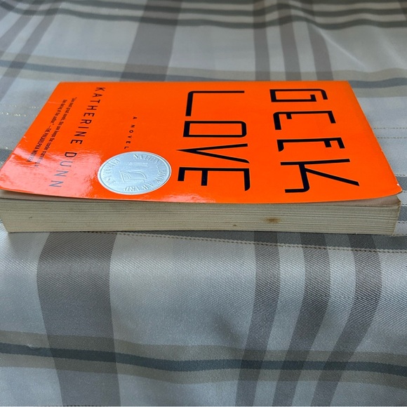 🎉 2/$15 ‘GEEK LOVE’ NOVEL BY KATHERINE DUNN VINTAGE - Picture 5 of 8